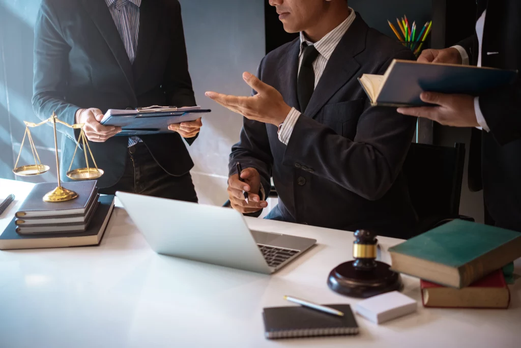 In-House Marketing vs. Agency for Law Firm: The Truth